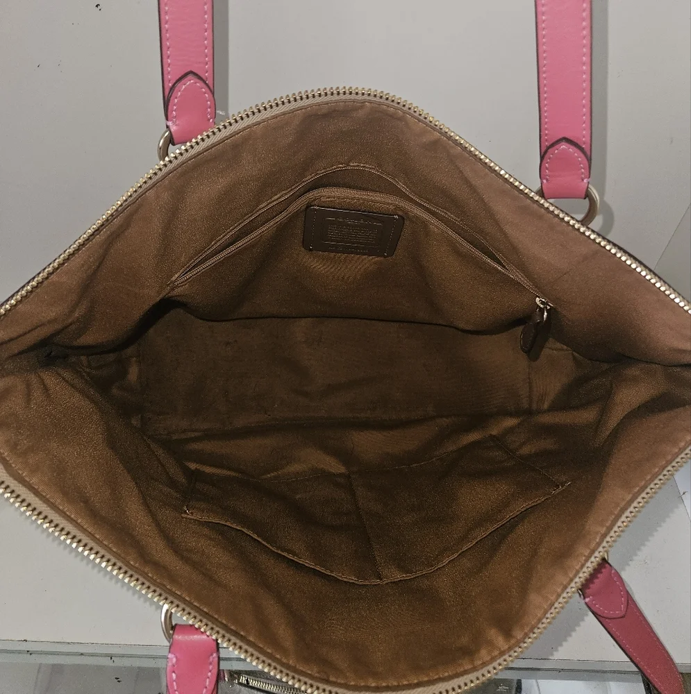Like New!Coach Signature Coated Canvas tan /Pink Tote bag - Picture 2 of 12